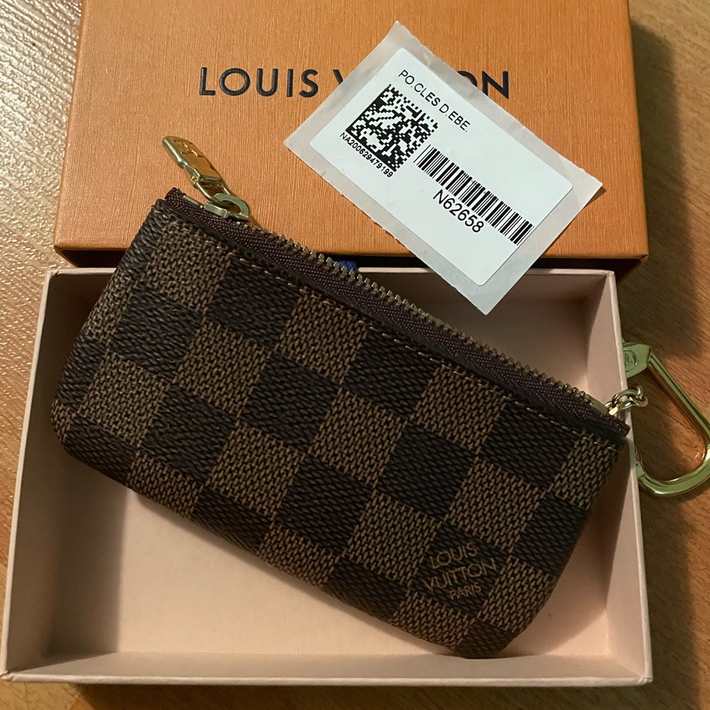 LV KEY POUCH N62658